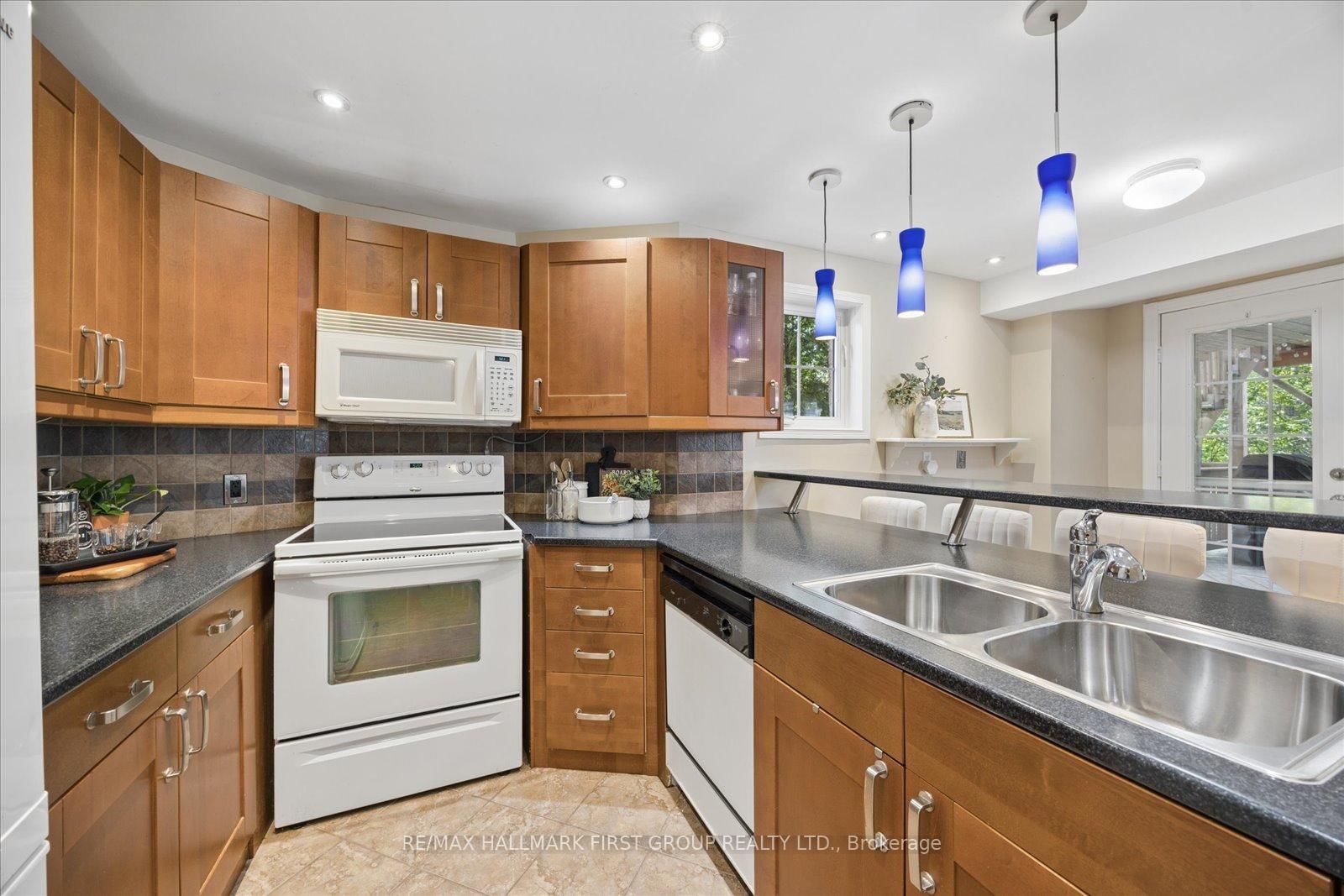 1028 Highbrooke Court • Oshawa, ON photo 28
