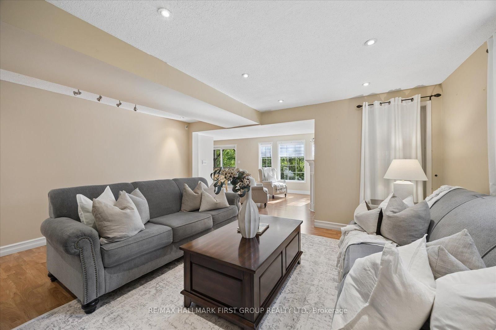 1028 Highbrooke Court • Oshawa, ON photo 32