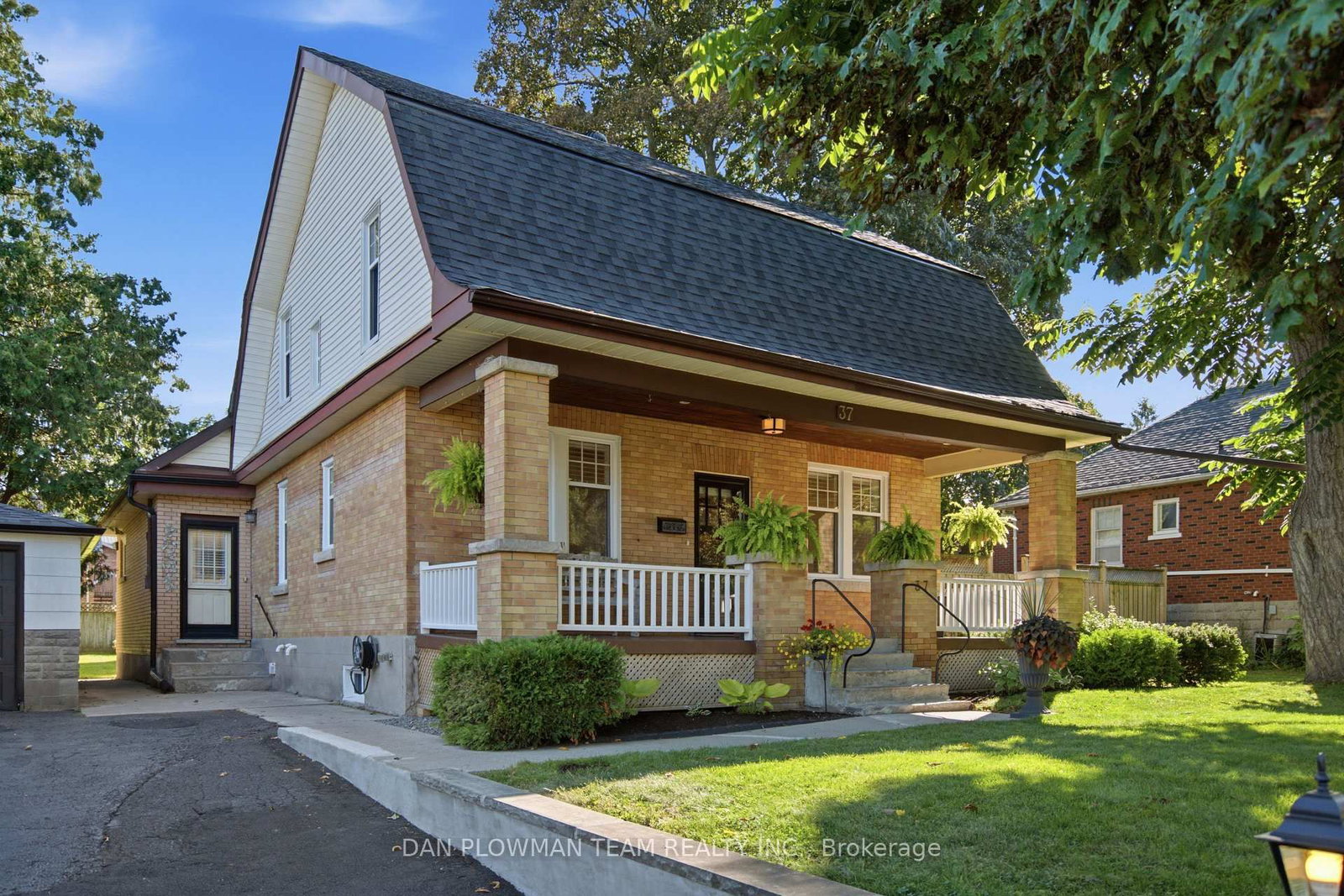37 Wellington Street • Clarington, ON photo 3