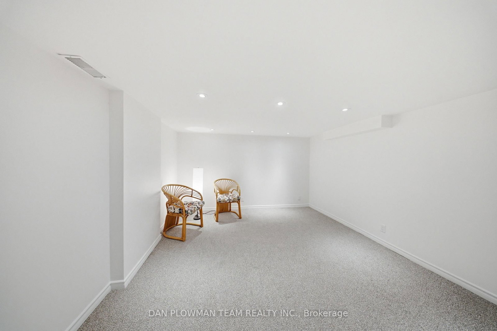 37 Wellington Street • Clarington, ON photo 33