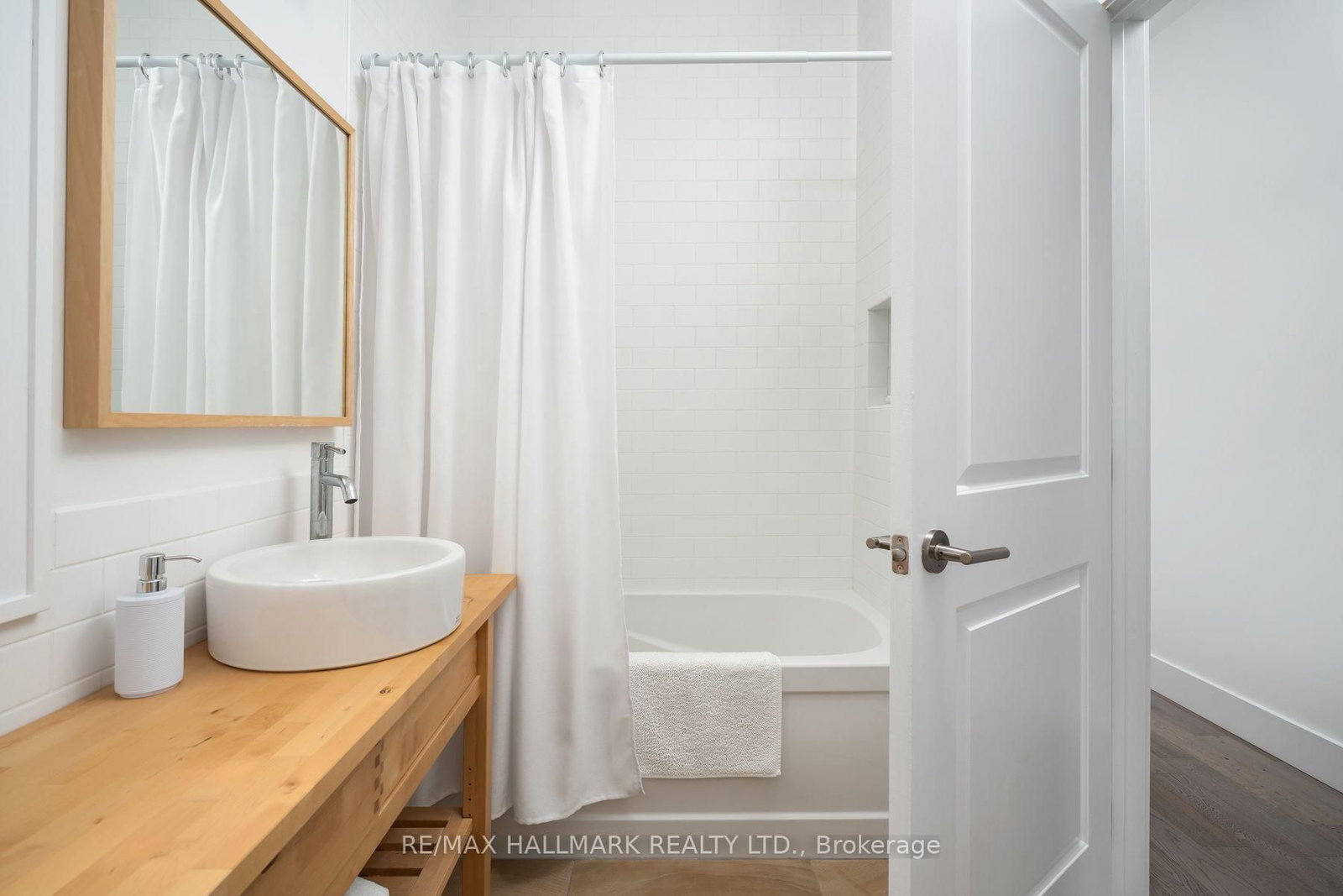 77 Leroy Avenue • Toronto, ON photo 36