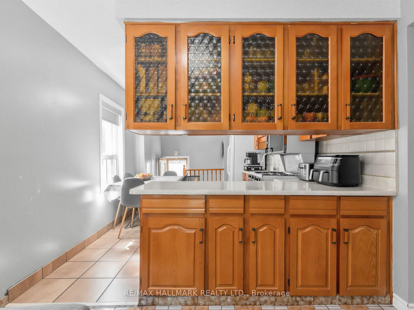 297 Strathmore Boulevard • Toronto, ON photo 14