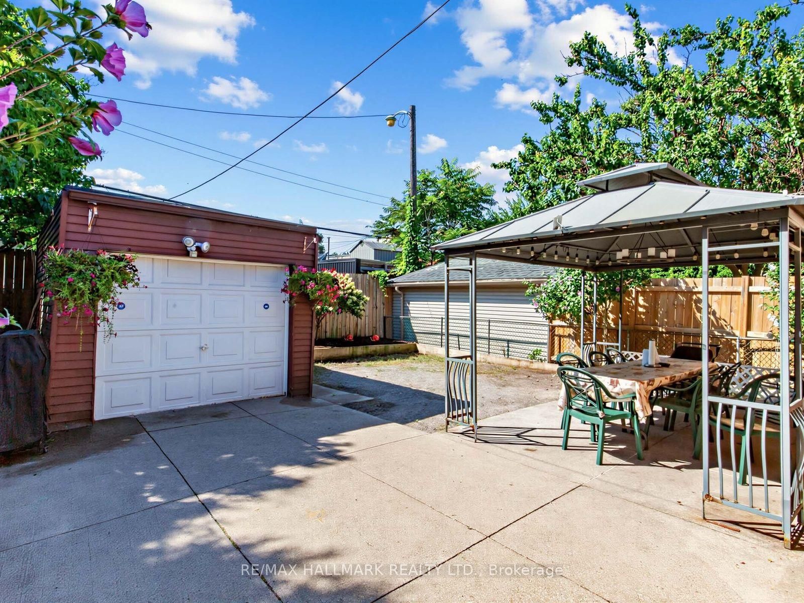 297 Strathmore Boulevard • Toronto, ON photo 36