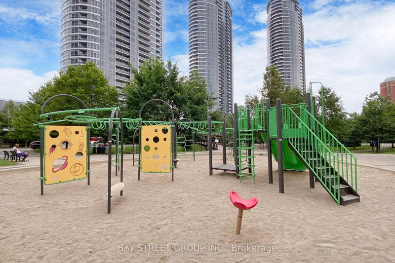 151 Village Green Toronto,ON M1S 0K5 — Photo 44
