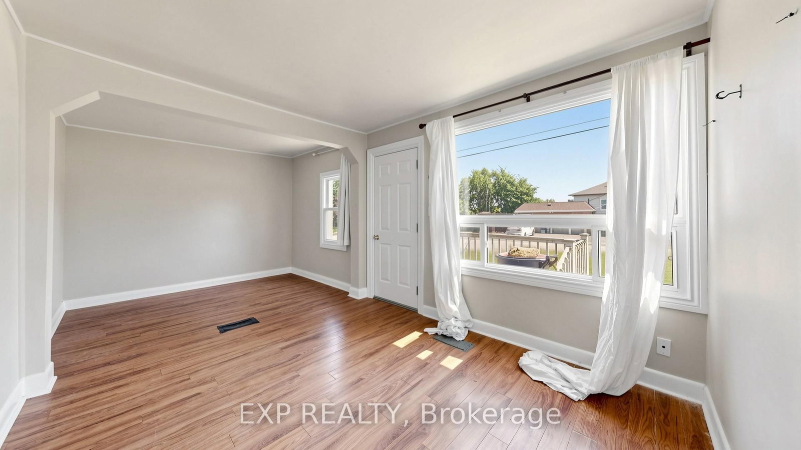 546 Park Road S • Oshawa, ON photo 5