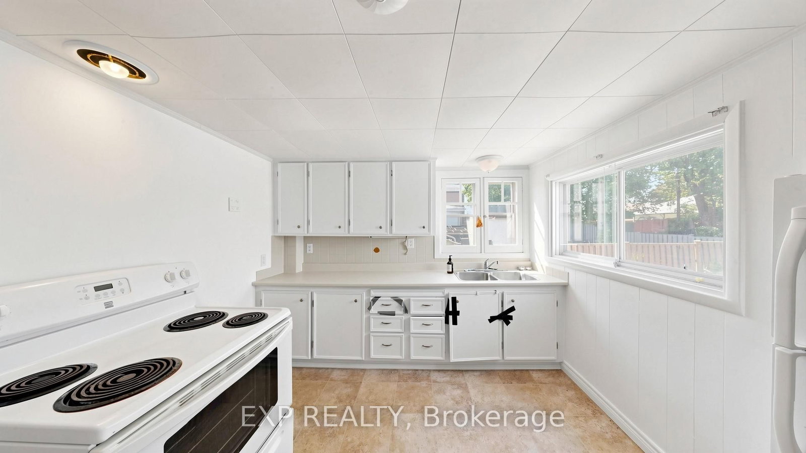 546 Park Road S • Oshawa, ON photo 9