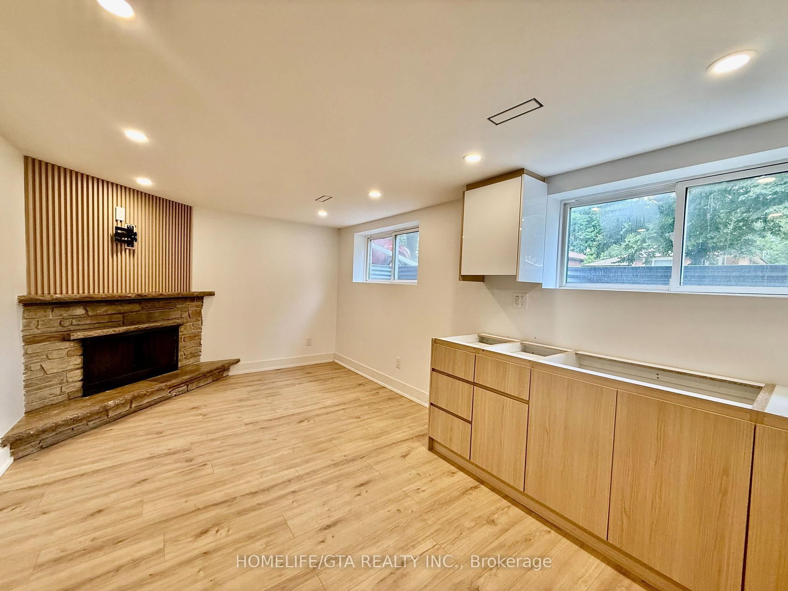 14 Heatherwood Road • Ajax, ON photo 21