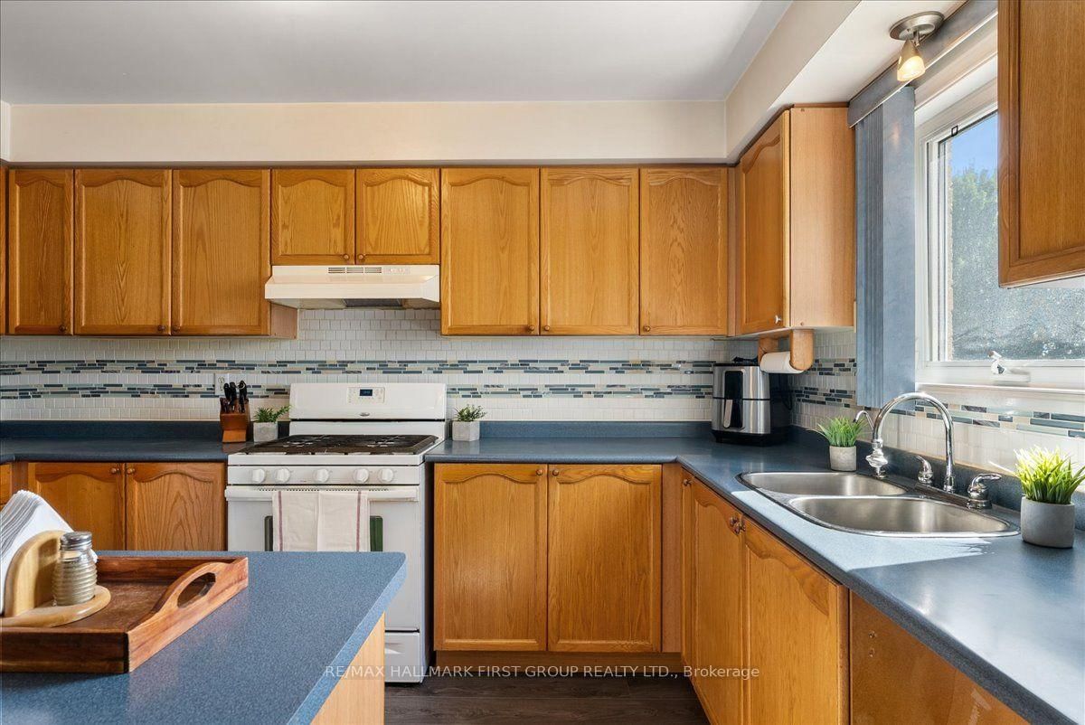 989 Deer Valley Drive • Oshawa, ON photo 13