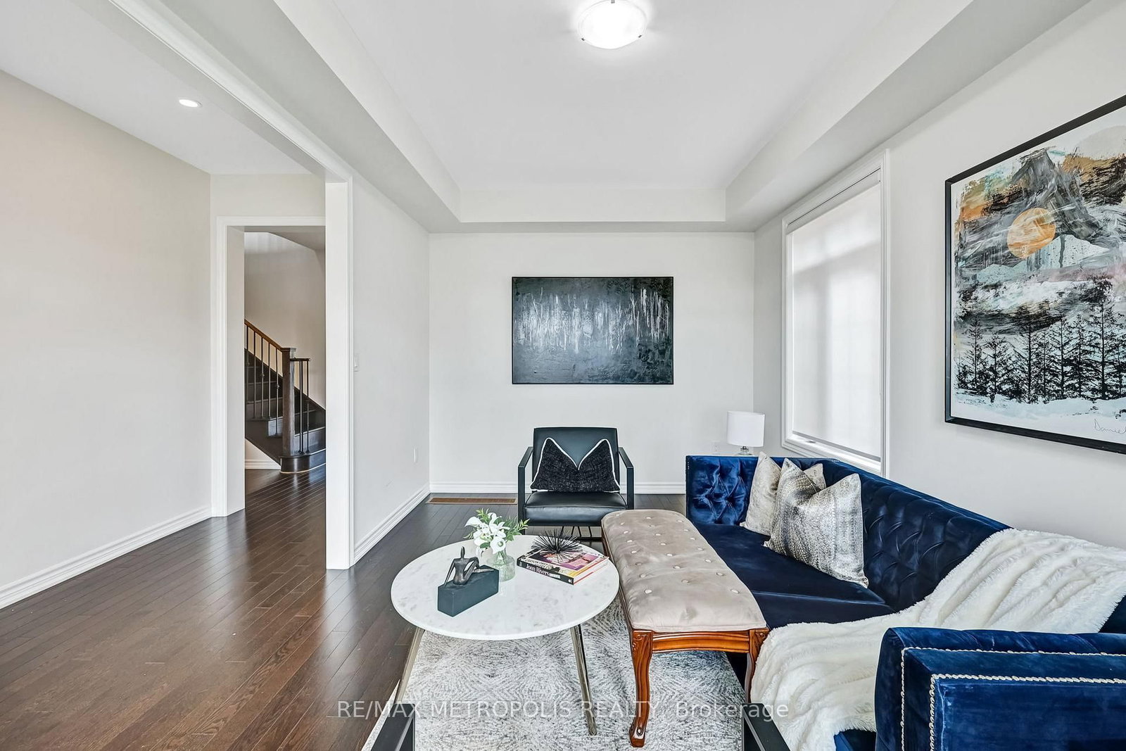 Main & Upper - 15 Douglas Kemp Crescent, Clarington 5