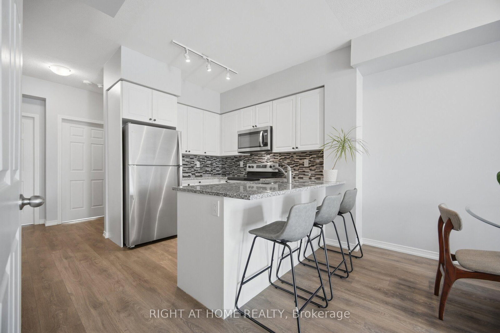 515 Kingbird Grove • #233 • Toronto, ON photo 15