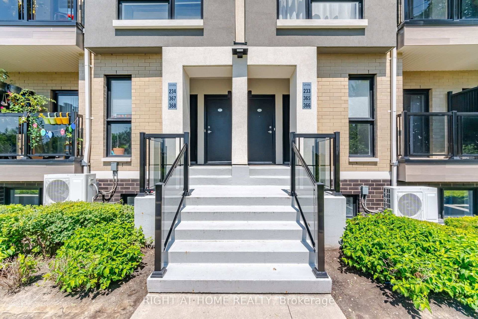 515 Kingbird Grove • #233 • Toronto, ON photo 3