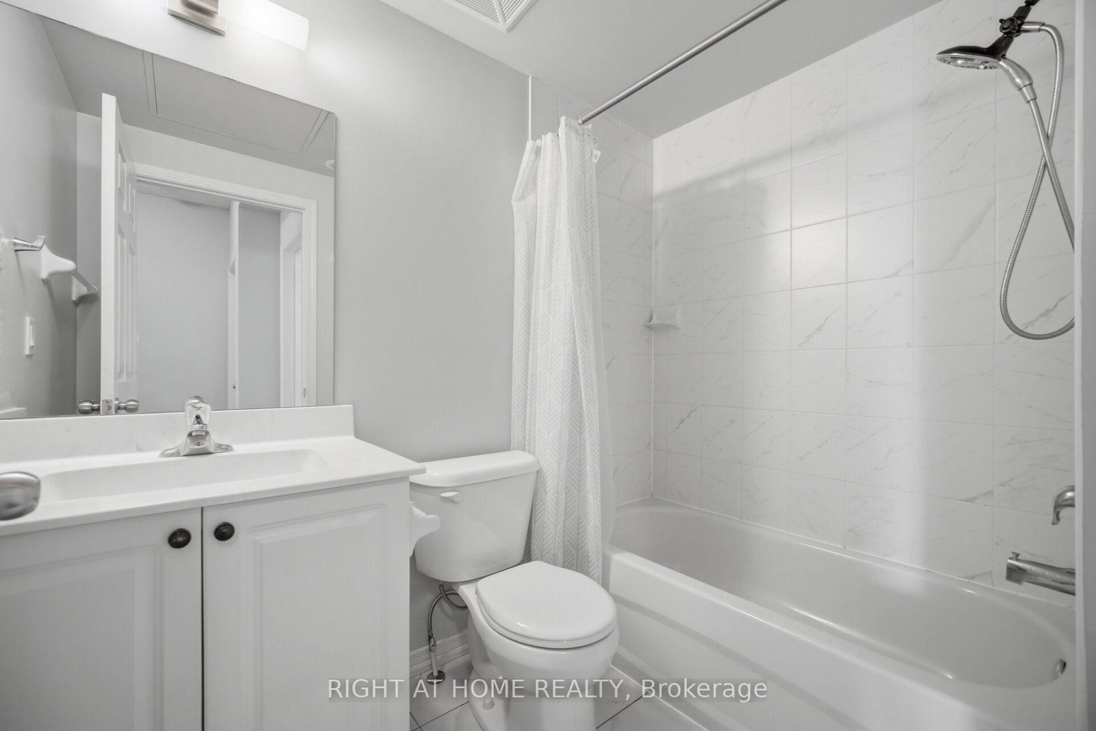 515 Kingbird Grove • #233 • Toronto, ON photo 34