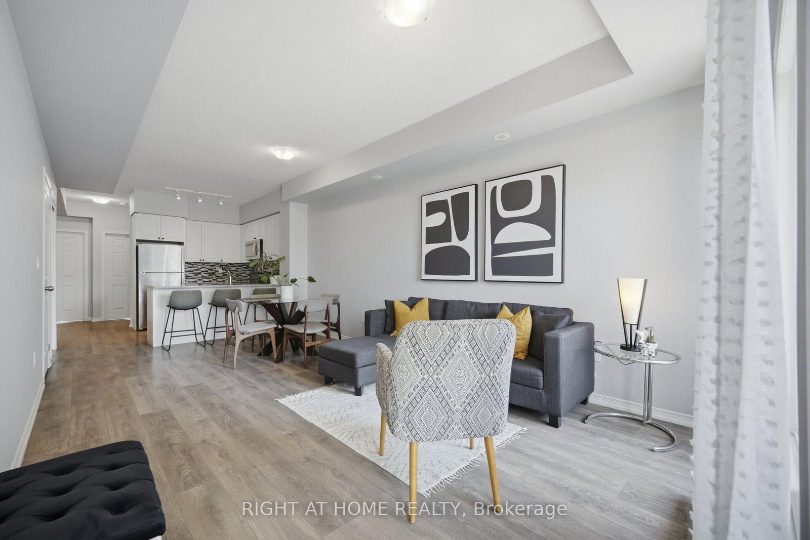 515 Kingbird Grove • #233 • Toronto, ON photo 7