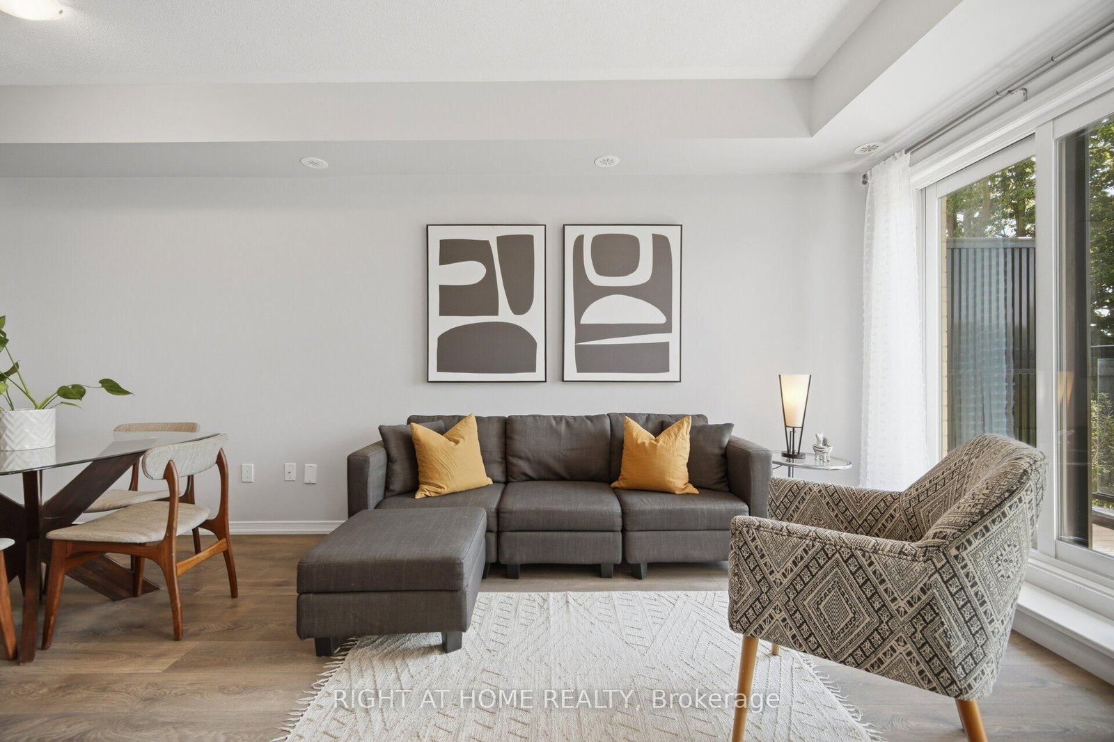 515 Kingbird Grove • #233 • Toronto, ON photo 8