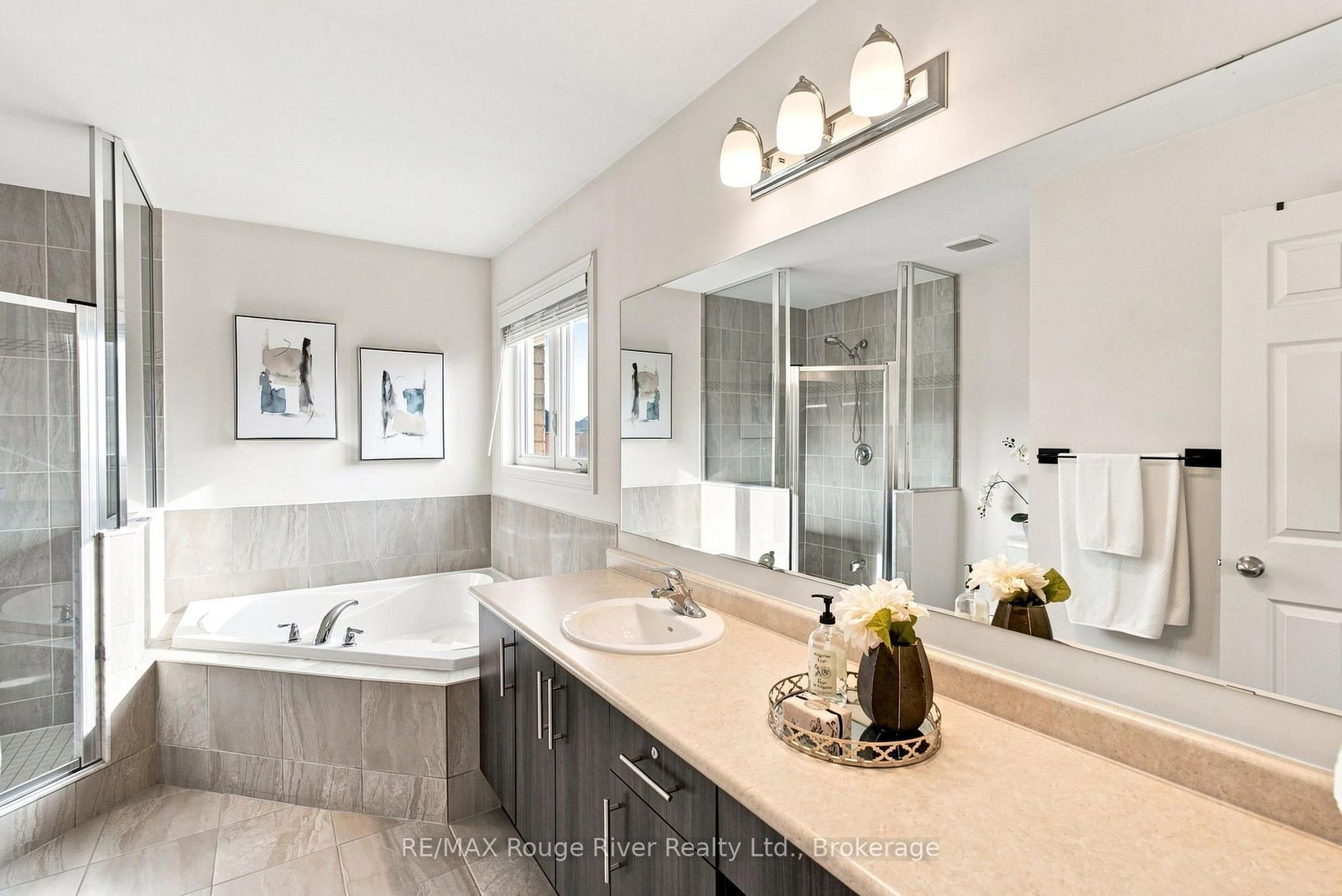 1808 Douglas Langtree Drive • Oshawa, ON photo 27