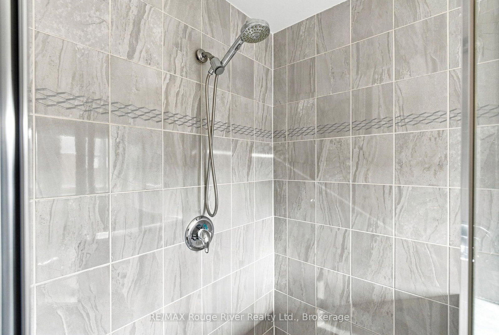 1808 Douglas Langtree Drive • Oshawa, ON photo 28