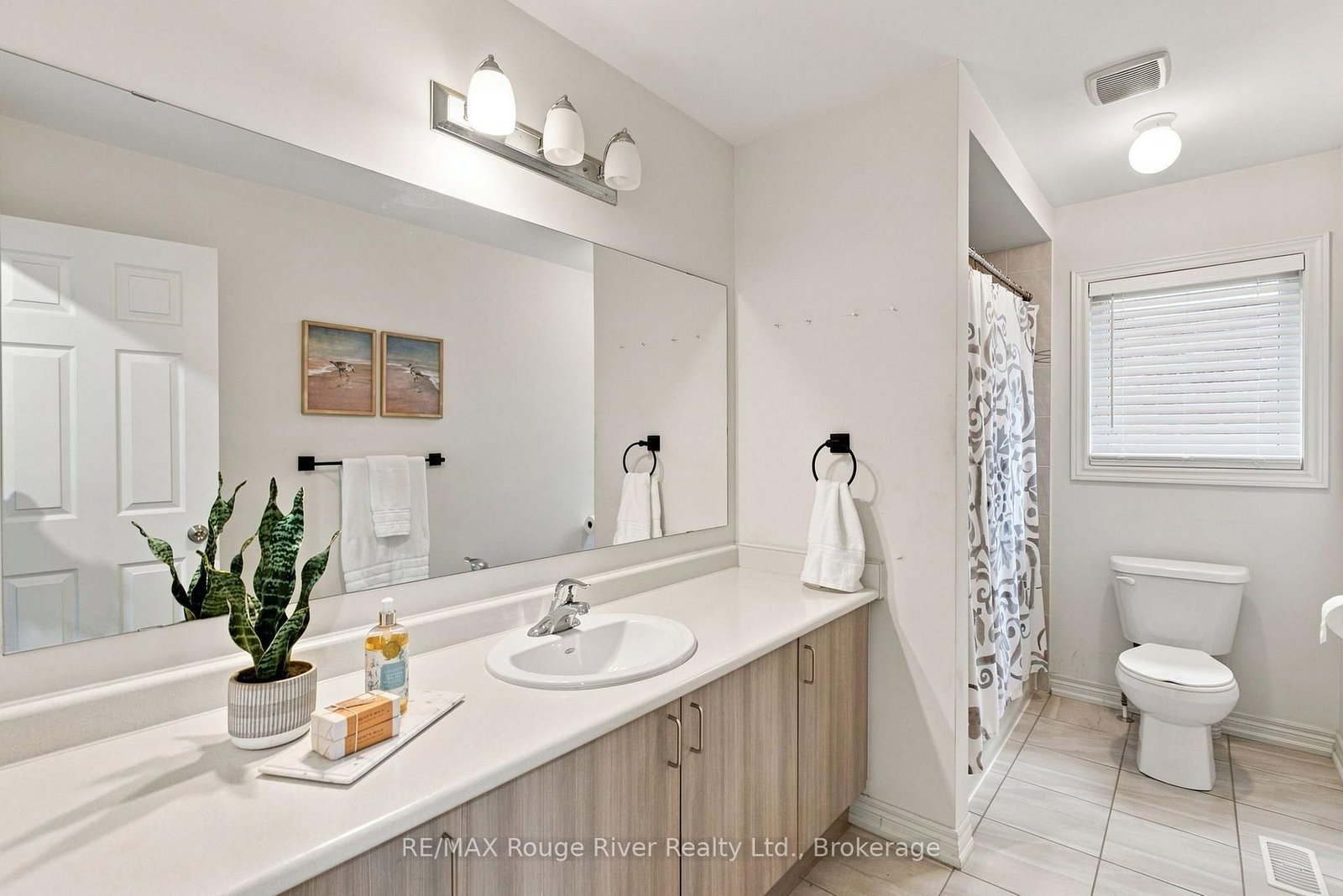 1808 Douglas Langtree Drive • Oshawa, ON photo 30