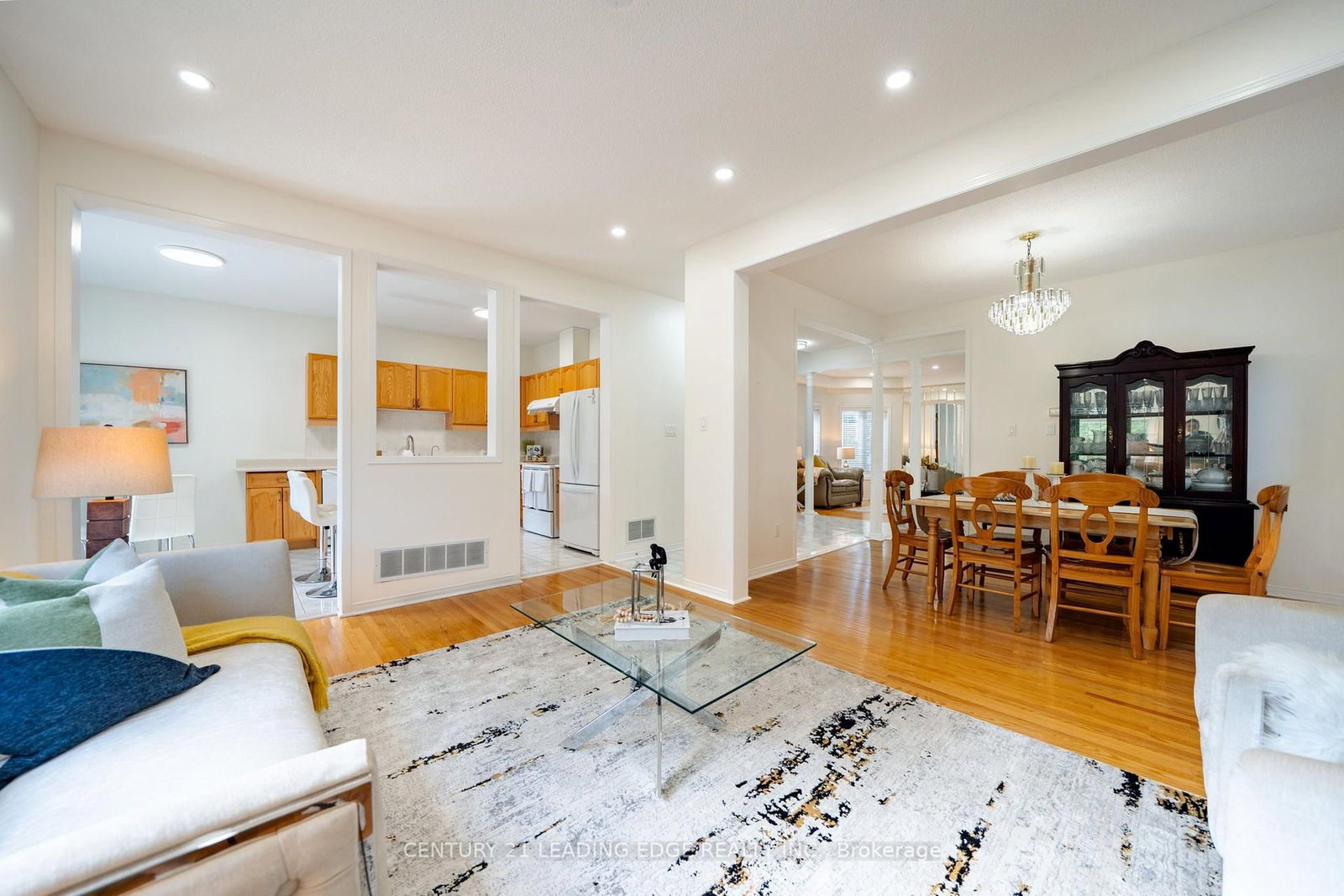 1595 Deerhurst Court • Pickering, ON photo 12