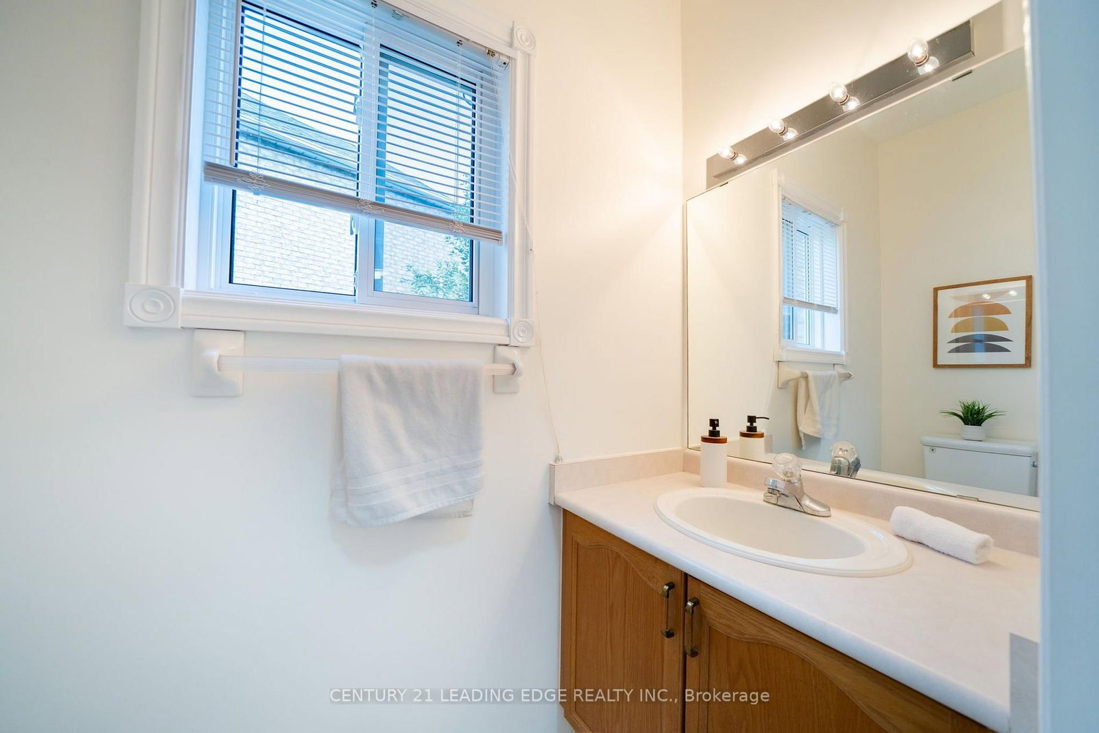 1595 Deerhurst Court • Pickering, ON photo 30