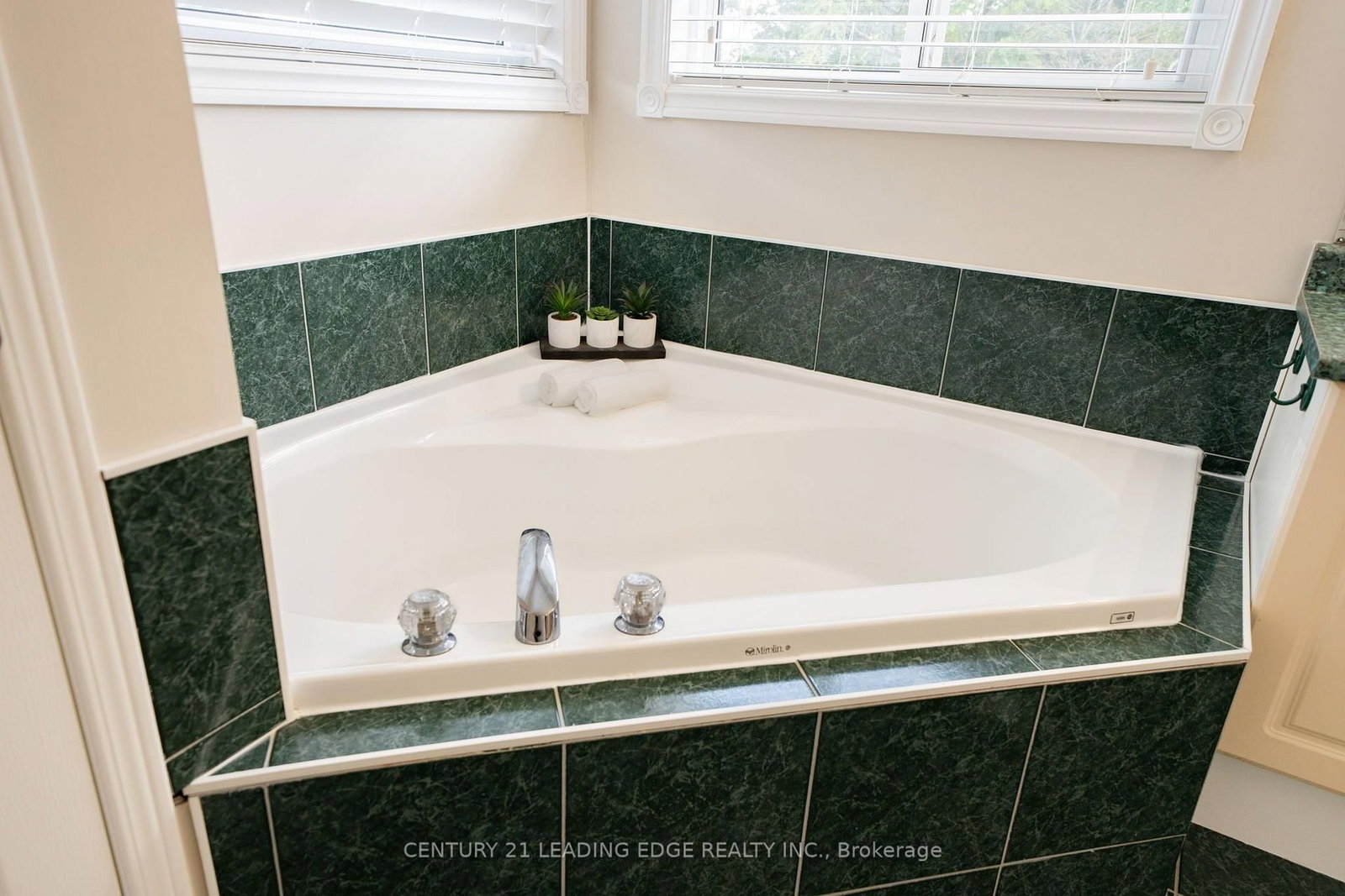1595 Deerhurst Court • Pickering, ON photo 31