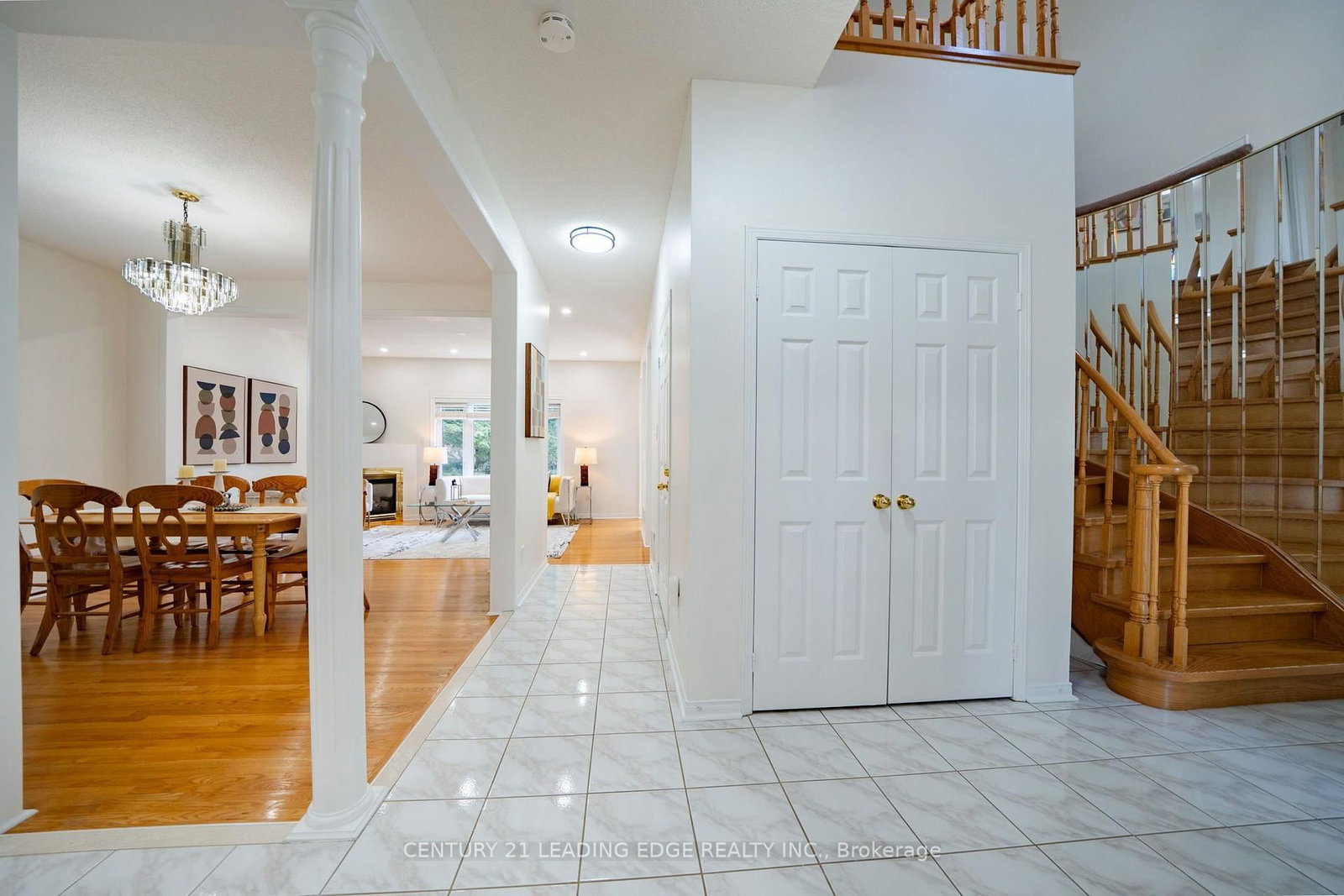 1595 Deerhurst Court • Pickering, ON photo 8