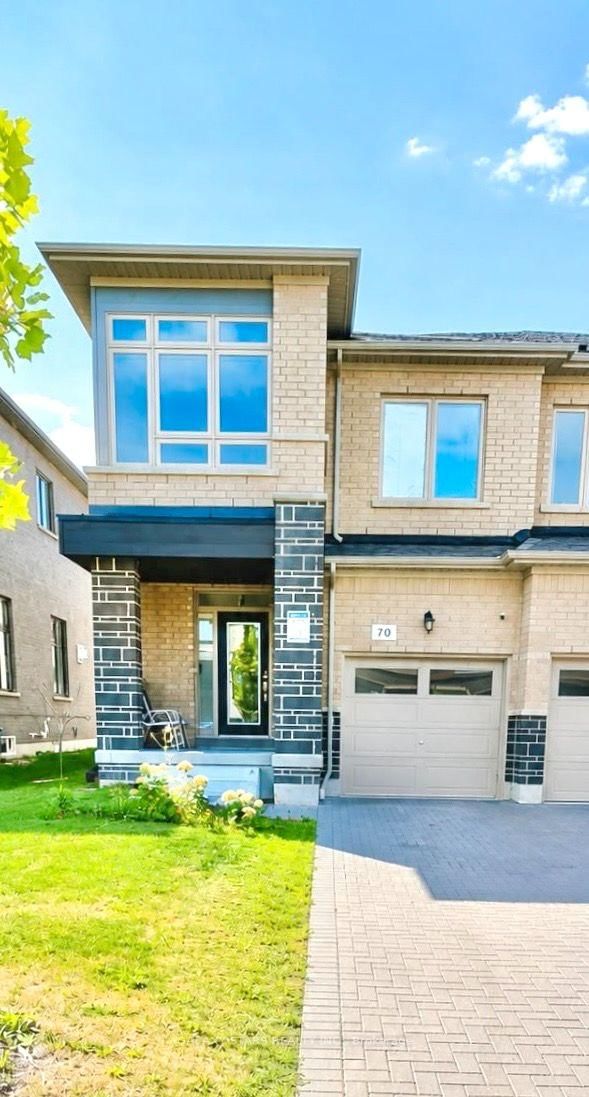 70 Mountainside Crescent