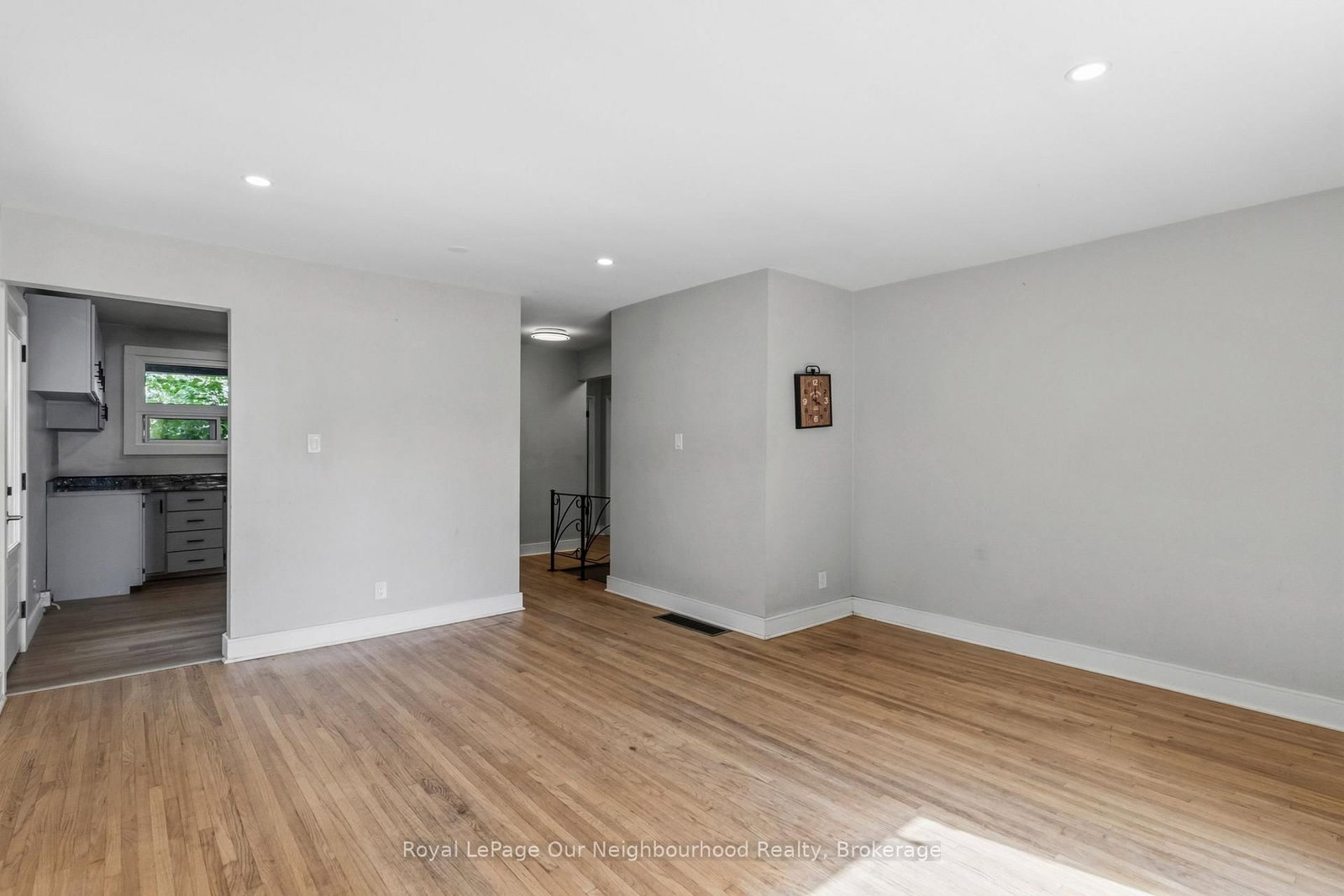 1016 Centre St, Whitby, view 12