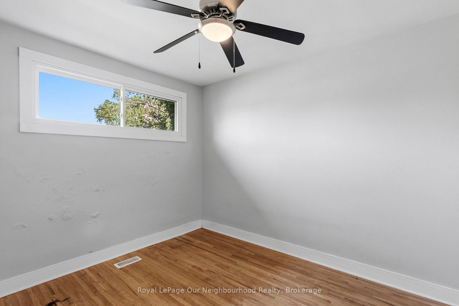 1016 Centre St, Whitby, view 16