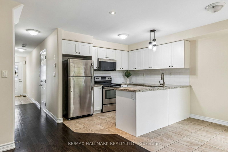 24 Markham Tr photo 4