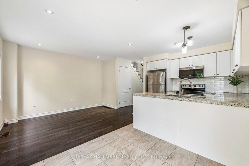 24 Markham Tr photo 5