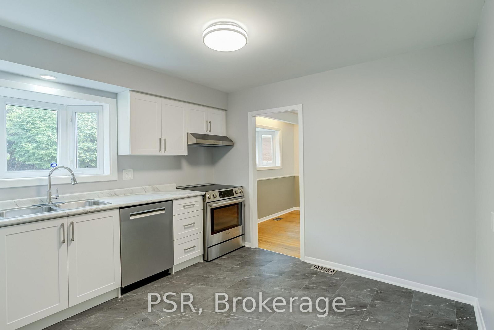 375 Inverness Drive • Oshawa, ON photo 11
