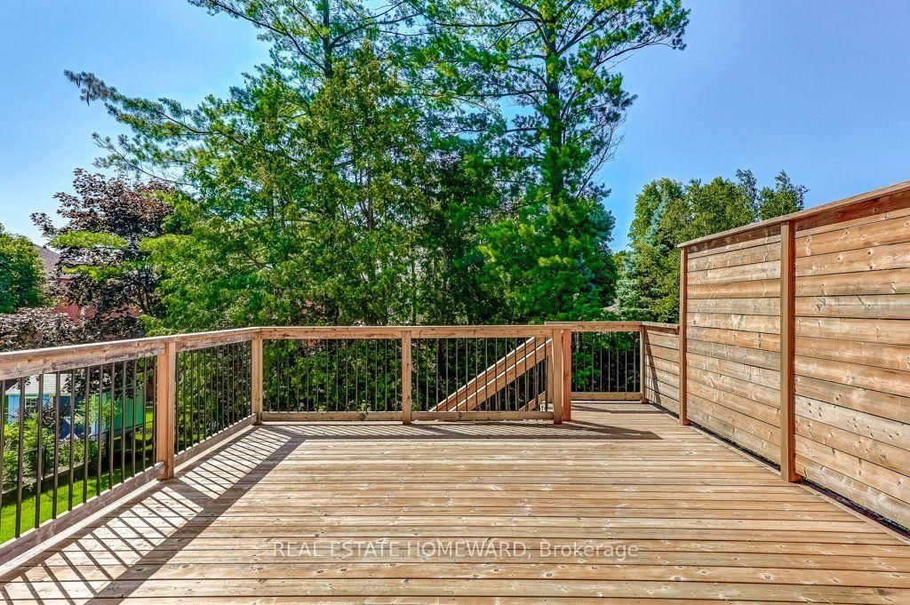 807 Primrose Court • Pickering, ON photo 13
