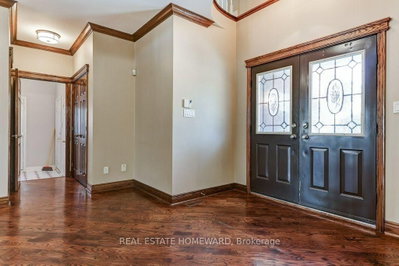 807 Primrose Court • Pickering, ON photo 3