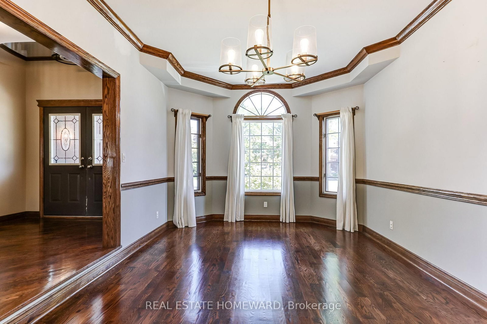 807 Primrose Court • Pickering, ON photo 5