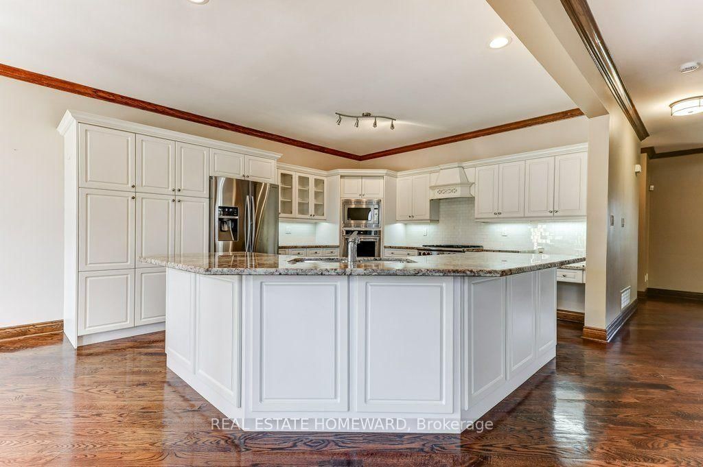 807 Primrose Court • Pickering, ON photo 8