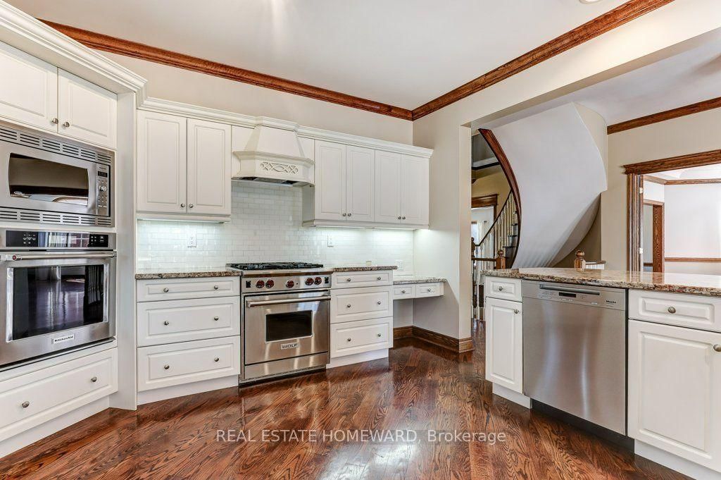 807 Primrose Court • Pickering, ON photo 9