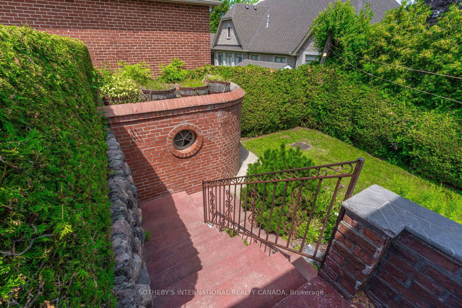 787 Simcoe Street N • Oshawa, ON photo 39