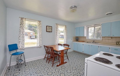 212 Hallett Avenue • Whitby, ON photo 9