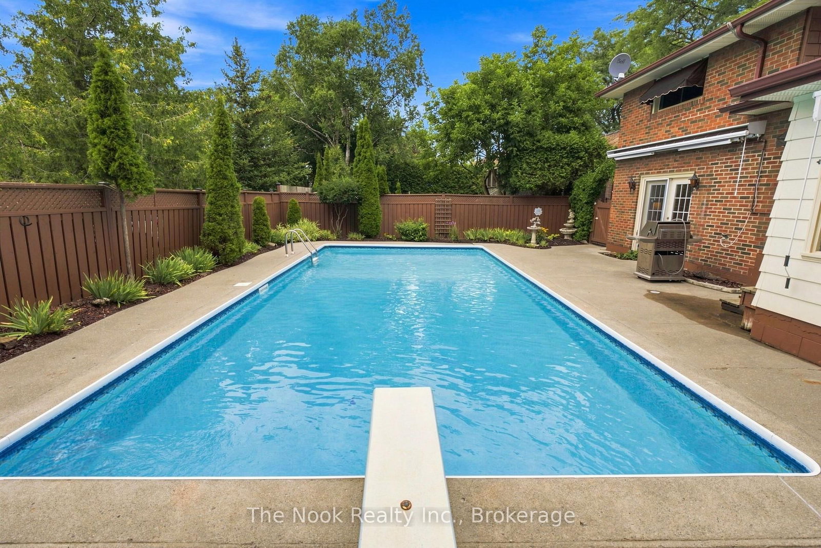 110 Bowman Avenue • Whitby, ON photo 39