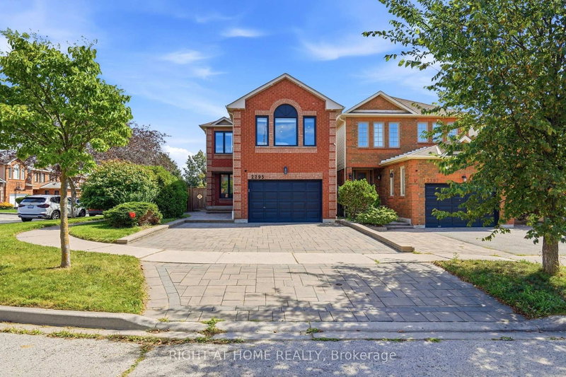 2295 WILDWOOD Crescent