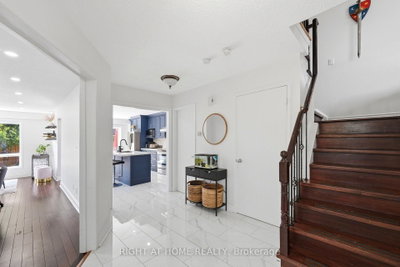 2295 WILDWOOD Crescent • Pickering, ON photo 2