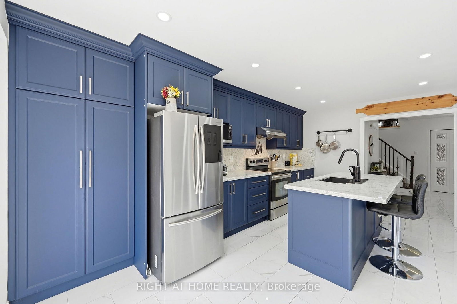 2295 WILDWOOD Crescent • Pickering, ON photo 8