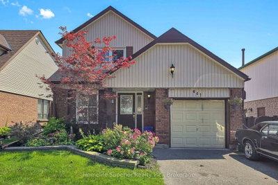 641 Merlin Court • Oshawa, ON photo 3