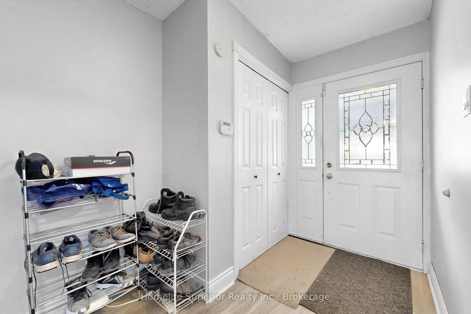 641 Merlin Court • Oshawa, ON photo 6
