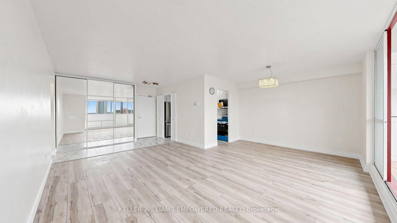 1 Massey Square • #2312 • Toronto, ON photo 10