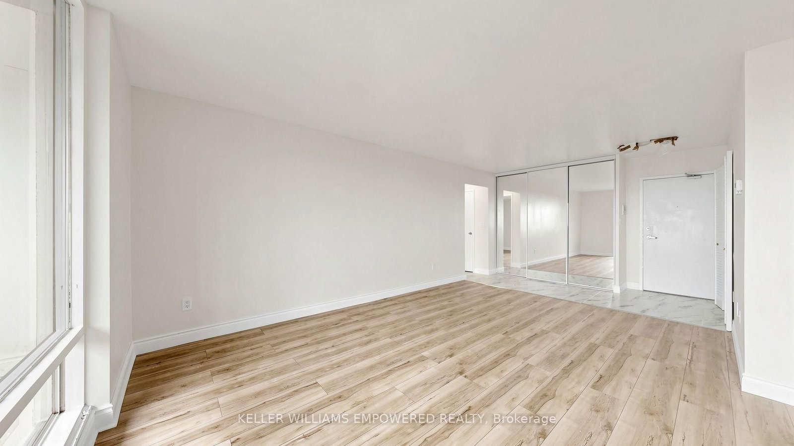 1 Massey Square • #2312 • Toronto, ON photo 12