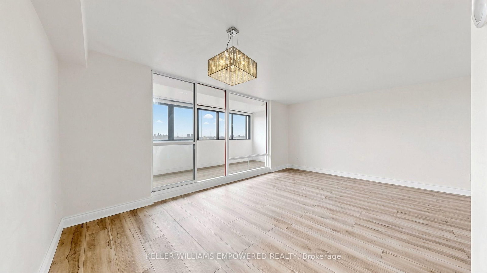 1 Massey Square • #2312 • Toronto, ON photo 16