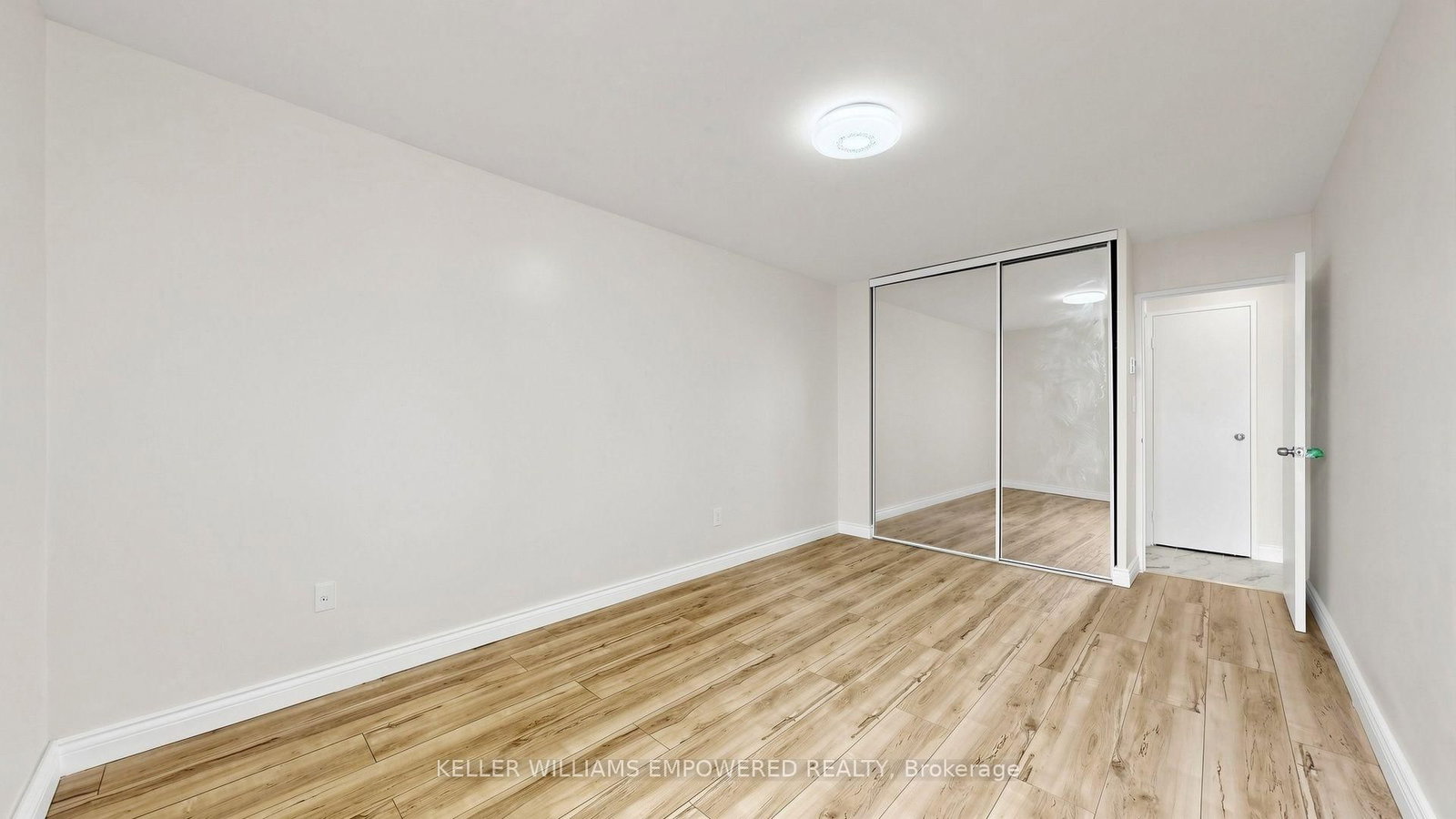 1 Massey Square • #2312 • Toronto, ON photo 28