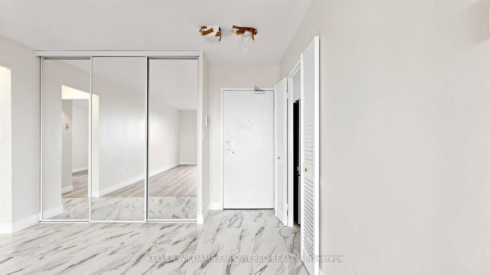 1 Massey Square • #2312 • Toronto, ON photo 30