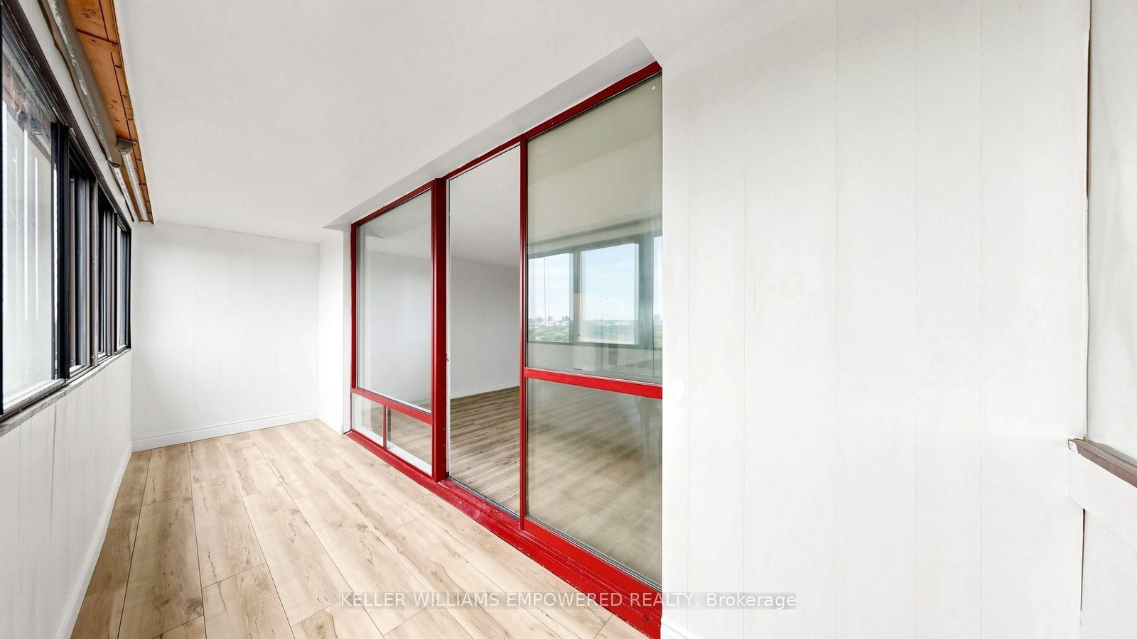 1 Massey Square • #2312 • Toronto, ON photo 34